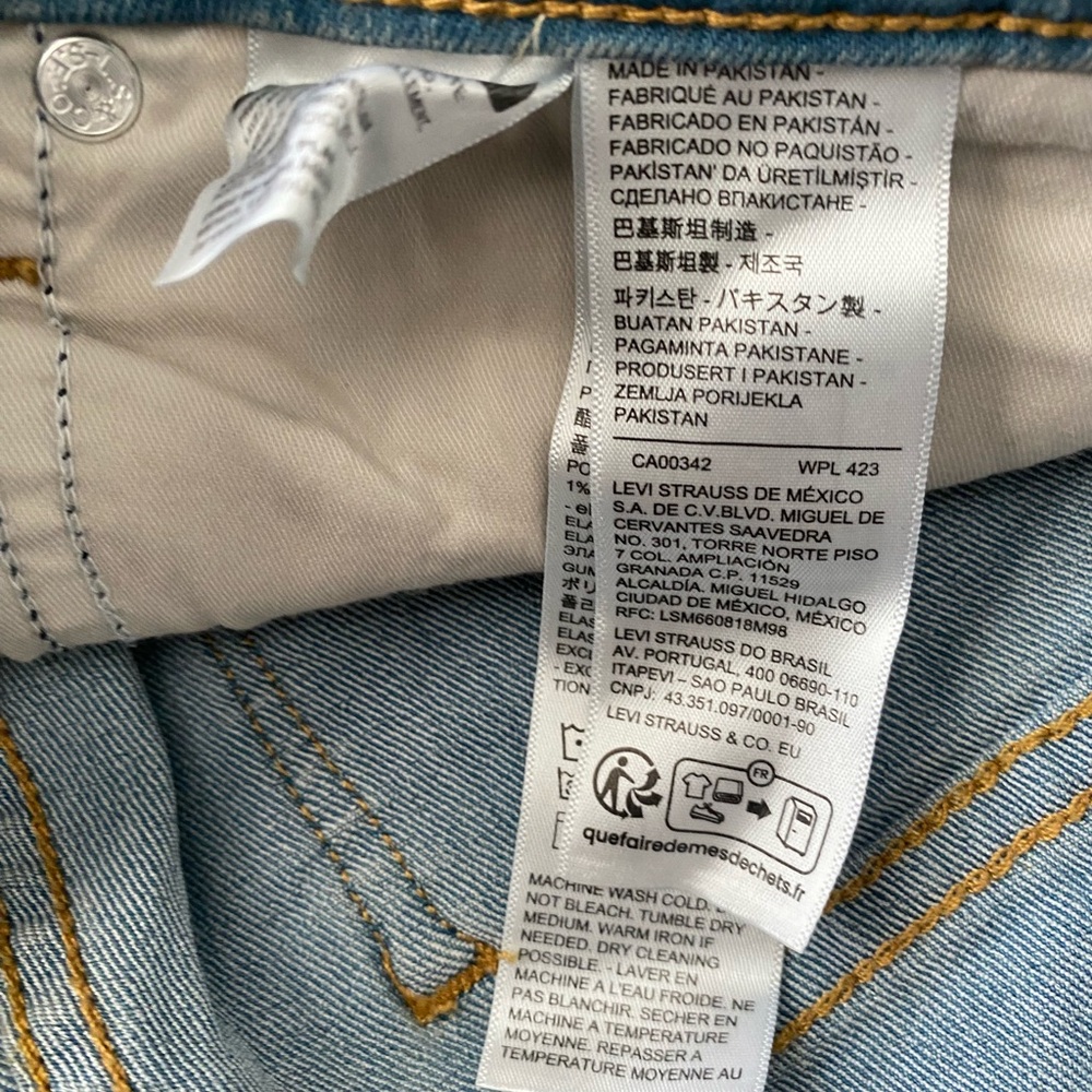 Levi's Straight Leg Jeans - Picture 7 of 7